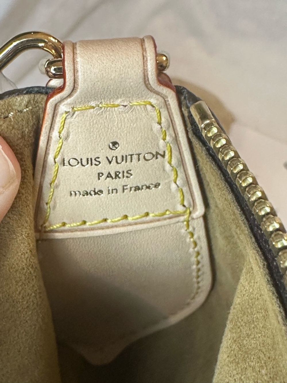Louis Vuitton Pochette Tirette Crossbody - Picture 3 of 16